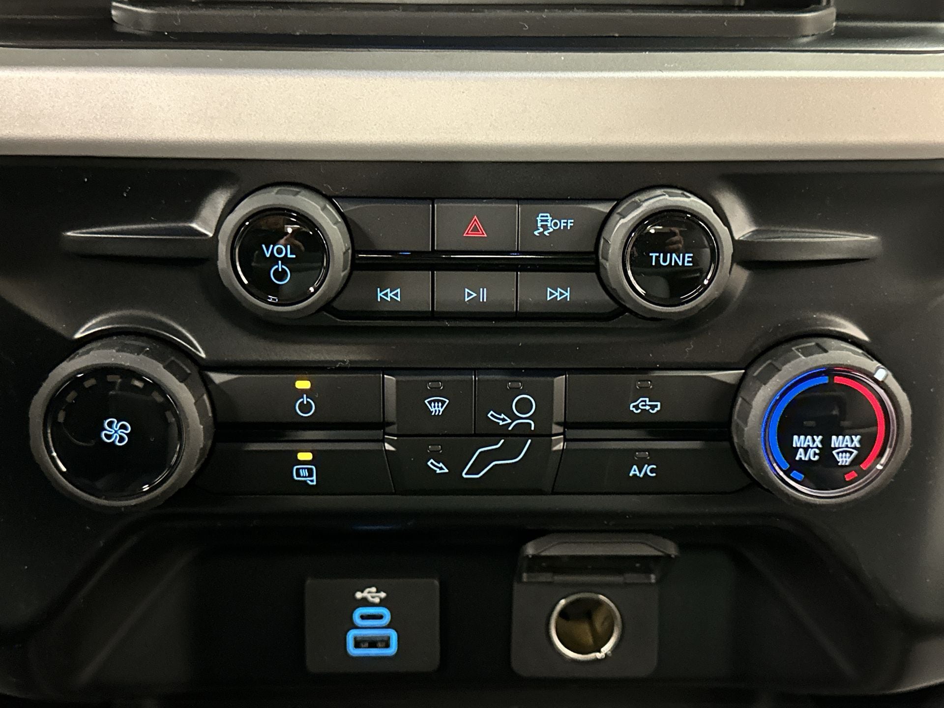 Thumbnail: 2026 Ford Econoline - 13