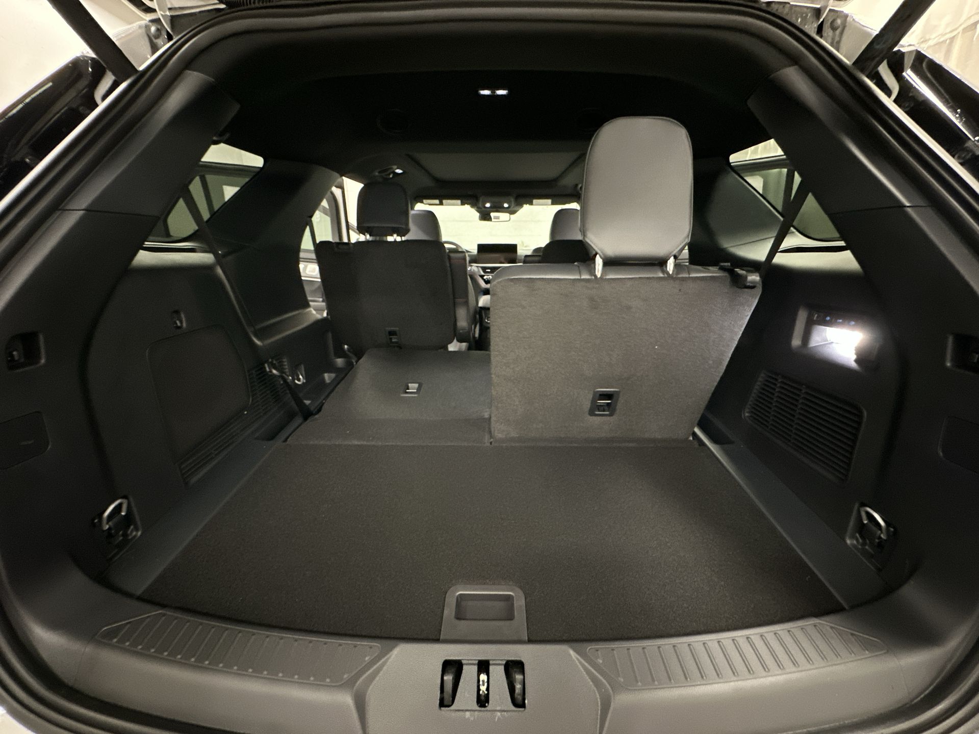 Thumbnail: 2026 Ford Explorer - 26