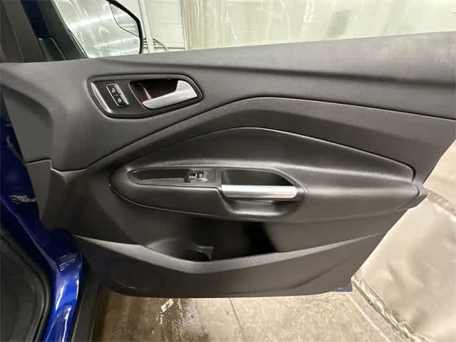 Thumbnail: 2016 Ford Escape - 23