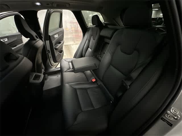 2023 Volvo XC60 B5 Plus 20