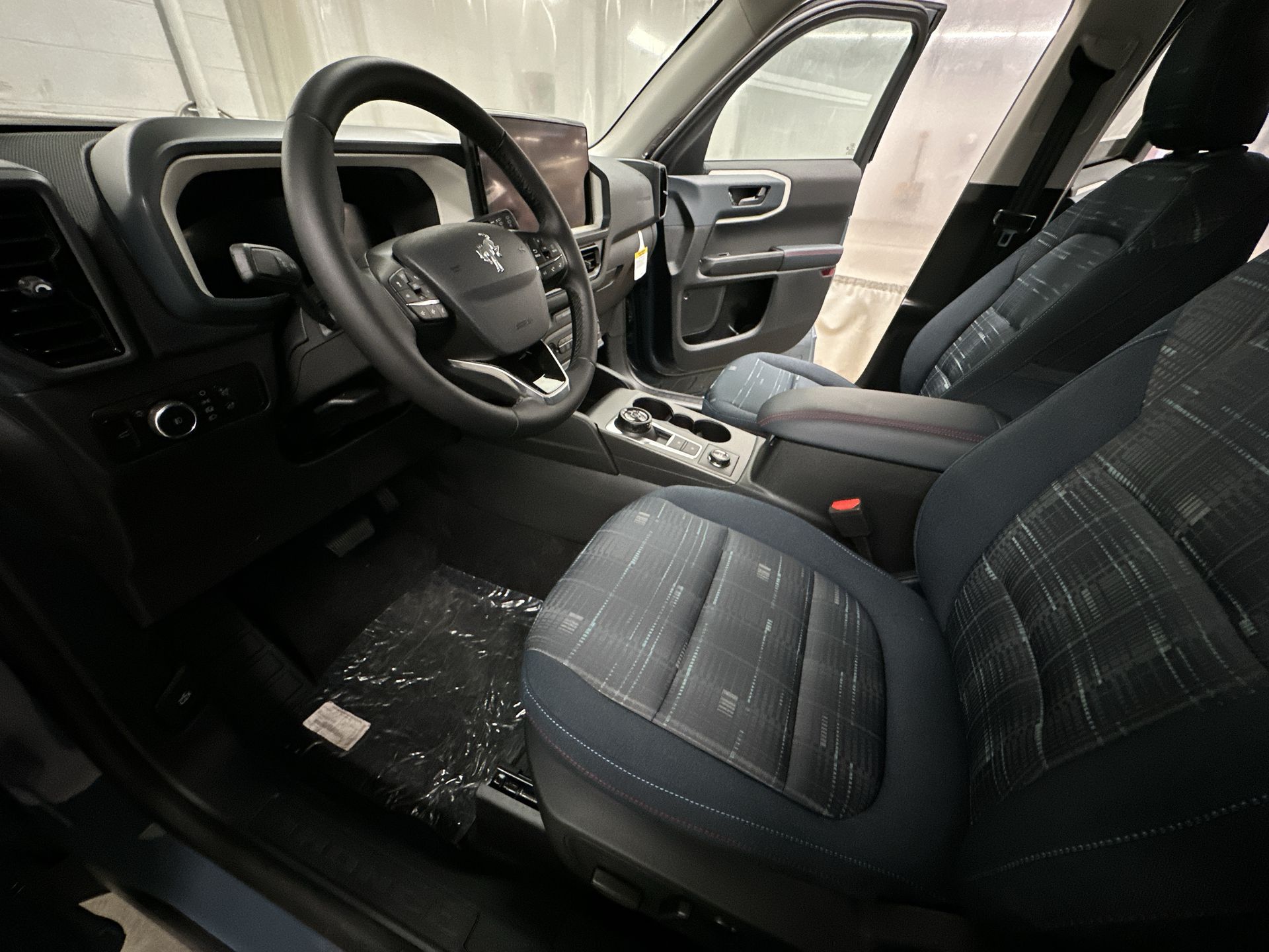 Thumbnail: 2025 Ford Bronco Sport - 16