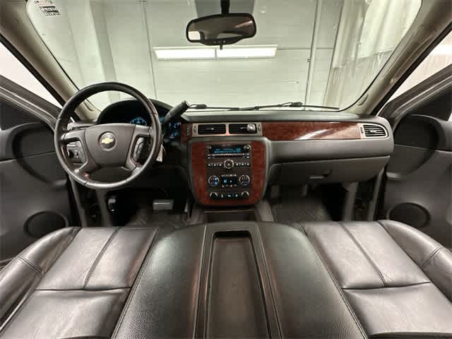 Thumbnail: 2009 Chevrolet Tahoe - 14