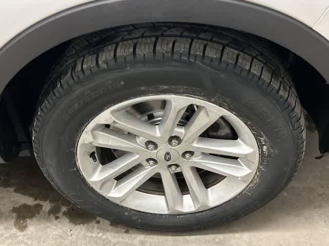 Thumbnail: 2015 Ford Explorer - 5