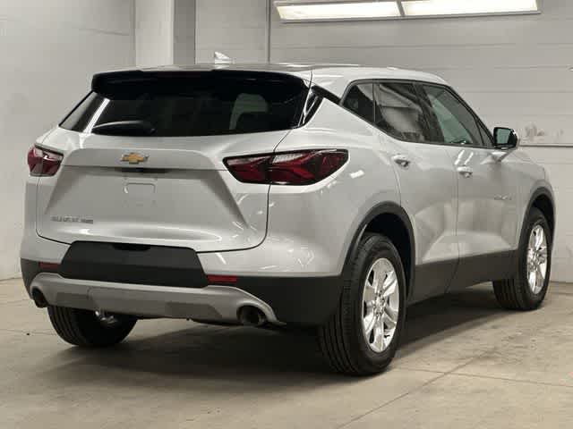 Thumbnail: 2021 Chevrolet Blazer - 32