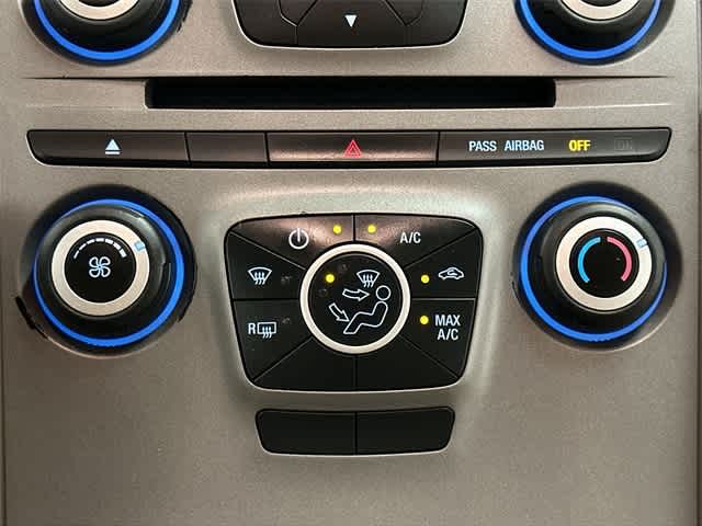 2015 Ford Taurus SE 12