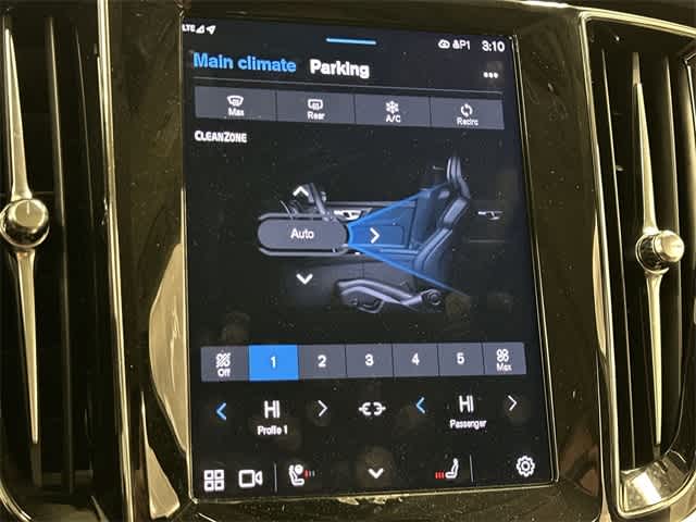 Thumbnail: 2025 Volvo S60 - 16