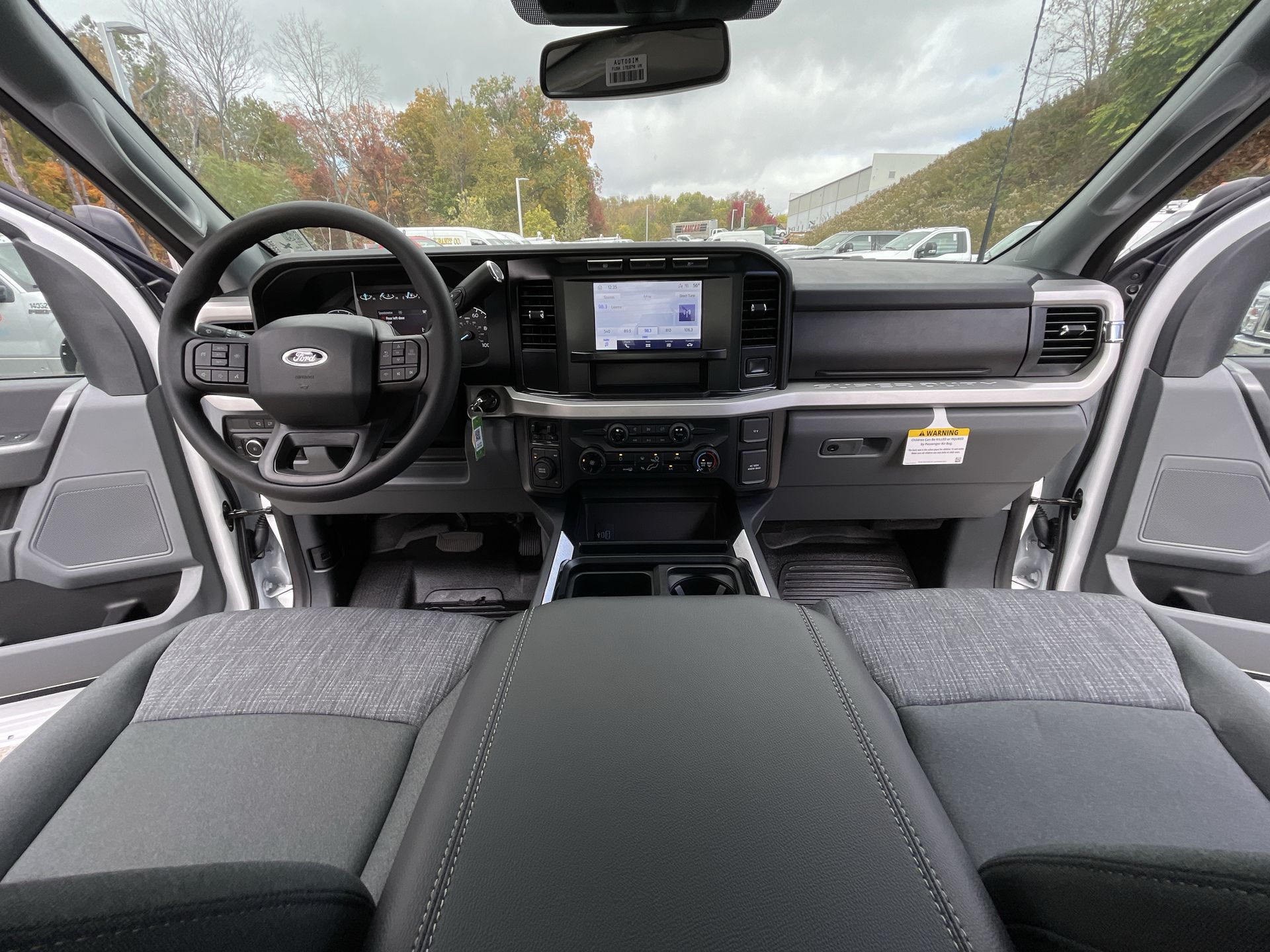 2024 Ford Econoline E-550 17