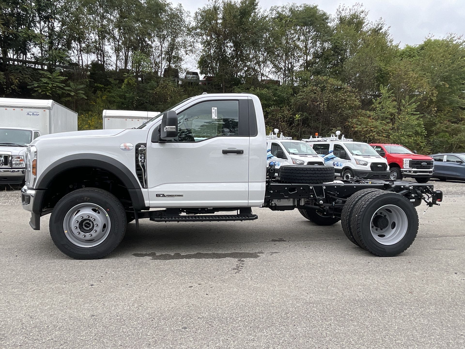 2024 Ford F-600 photo 2