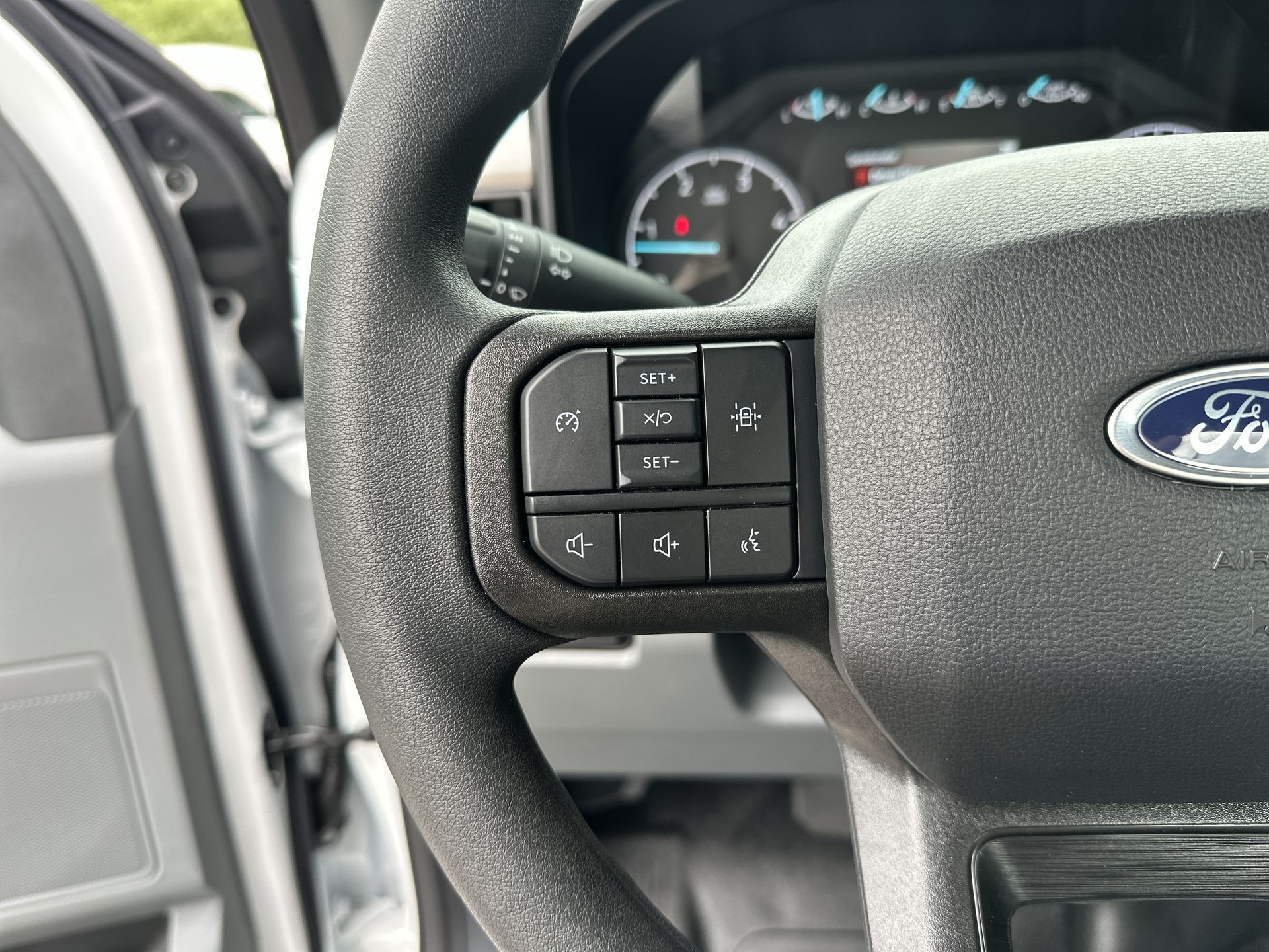 Thumbnail: 2025 Ford  - 8