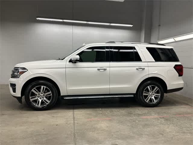 2022 Ford Expedition Limited photo 2
