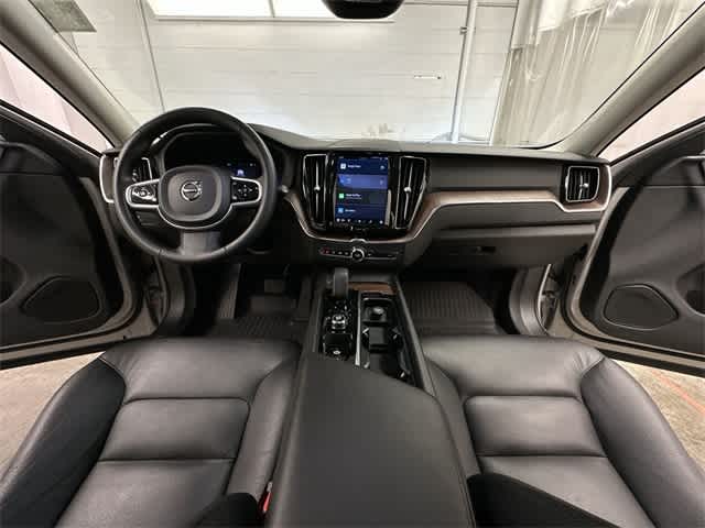 2023 Volvo XC60 B5 Plus 22