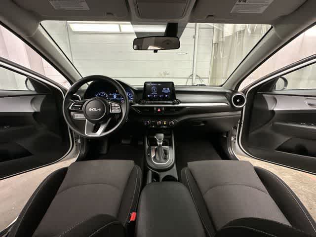 Thumbnail: 2022 Kia Forte - 17