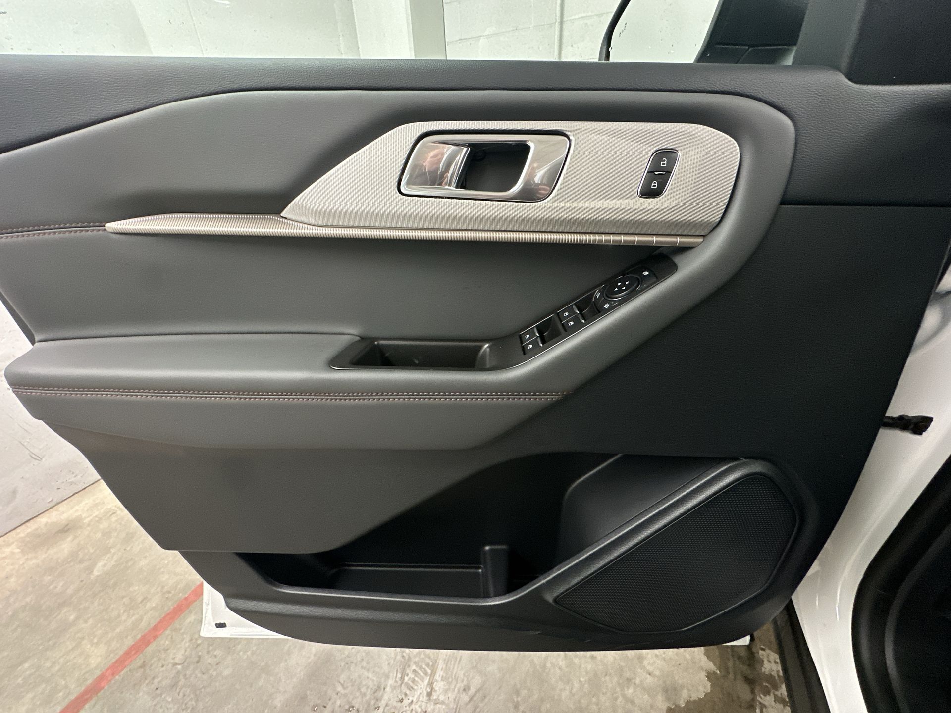 Thumbnail: 2026 Ford Explorer - 18