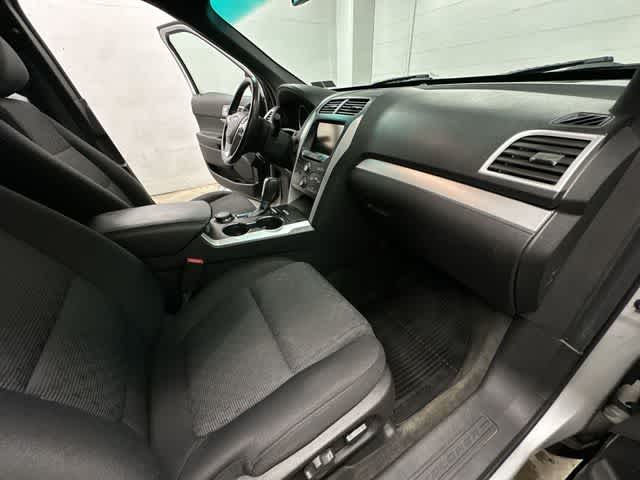 Thumbnail: 2015 Ford Explorer - 19