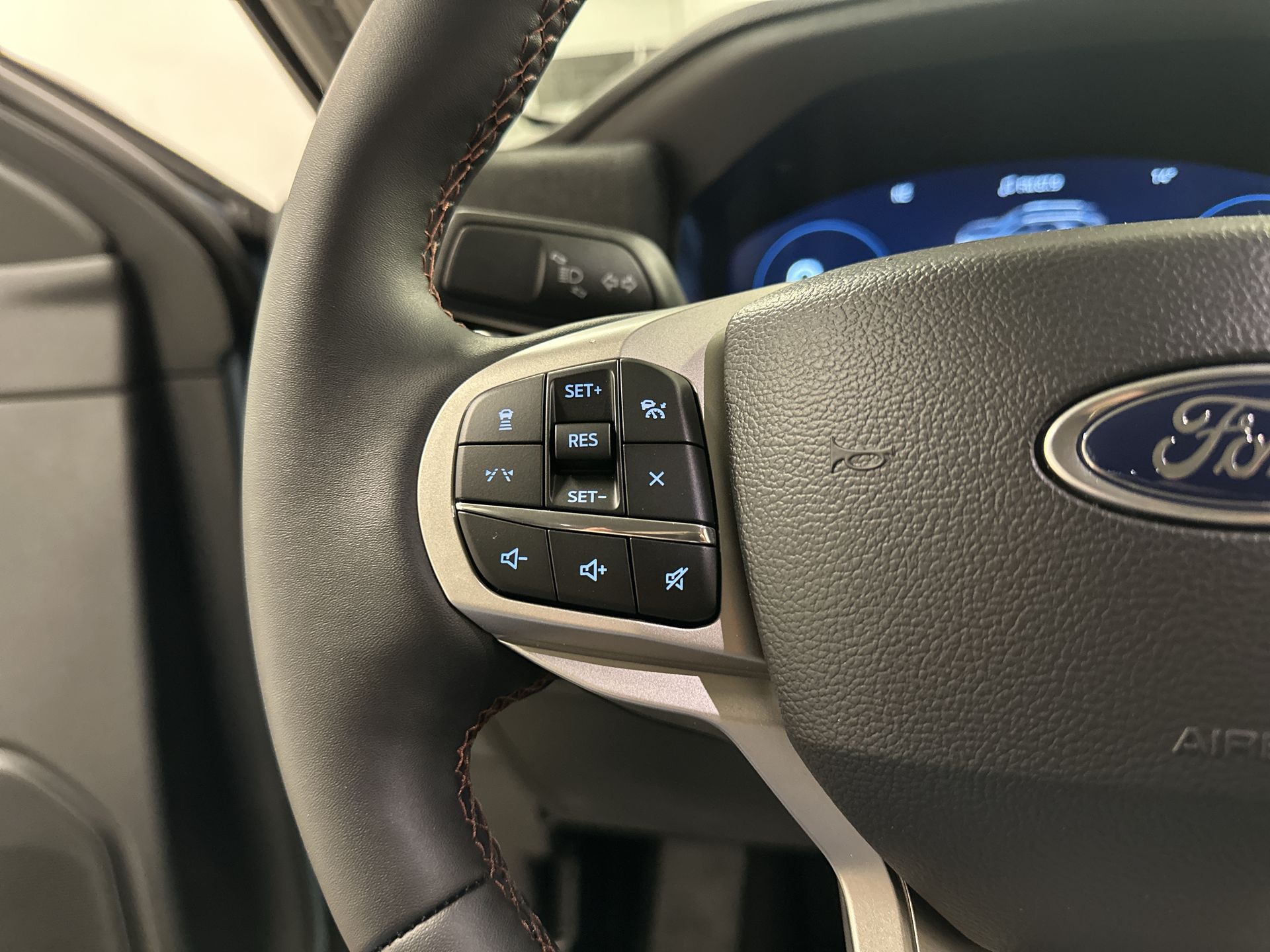 Thumbnail: 2026 Ford Explorer - 8