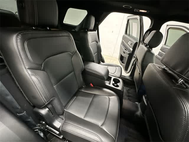 Thumbnail: 2017 Ford Explorer - 25