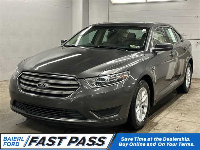 2015 Ford Taurus SE Hero Image