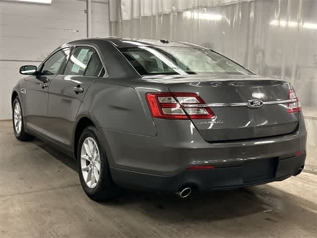2015 Ford Taurus SE 28