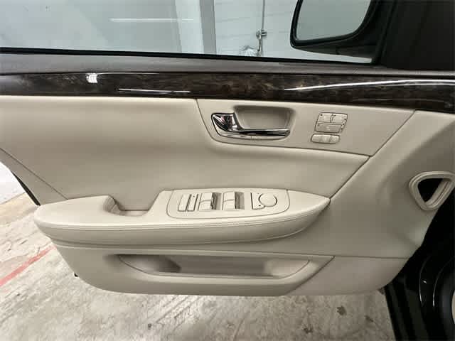 2011 Cadillac DTS Luxury I 15