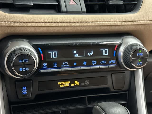 Thumbnail: 2021 Toyota RAV4 - 12