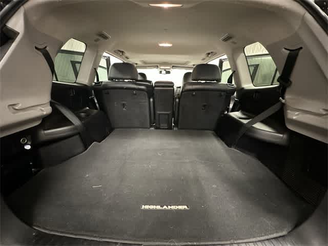 Thumbnail: 2013 Toyota Highlander - 17