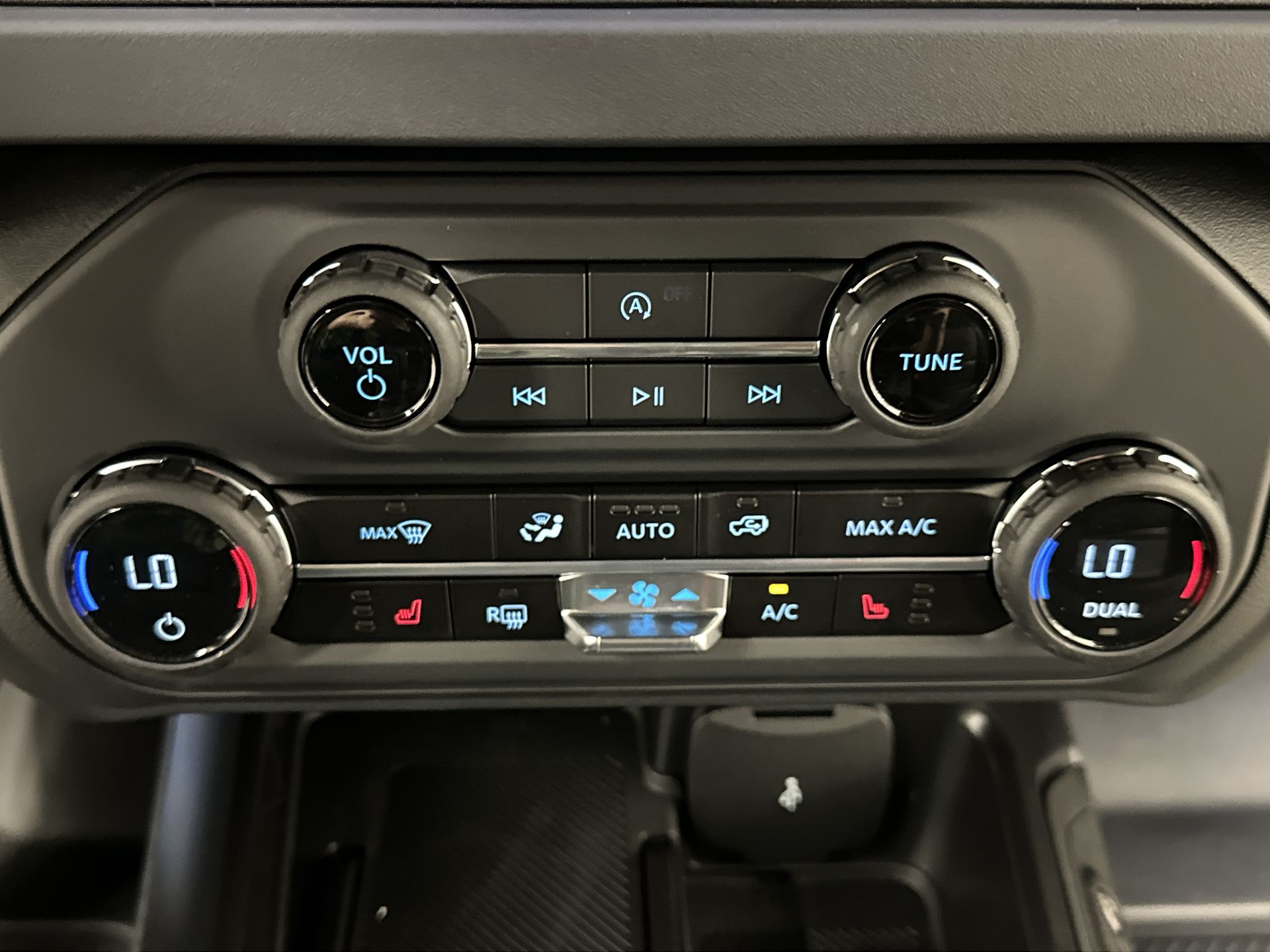 Thumbnail: 2025 Ford Bronco - 15