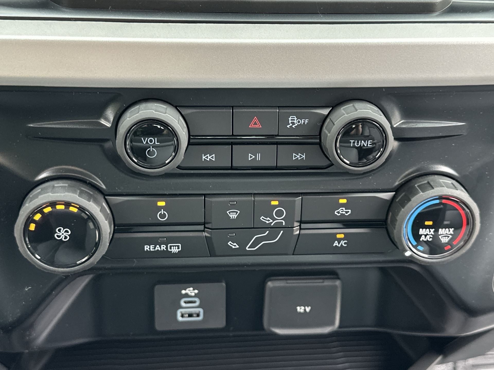 Thumbnail: 2025 Ford Econoline - 12