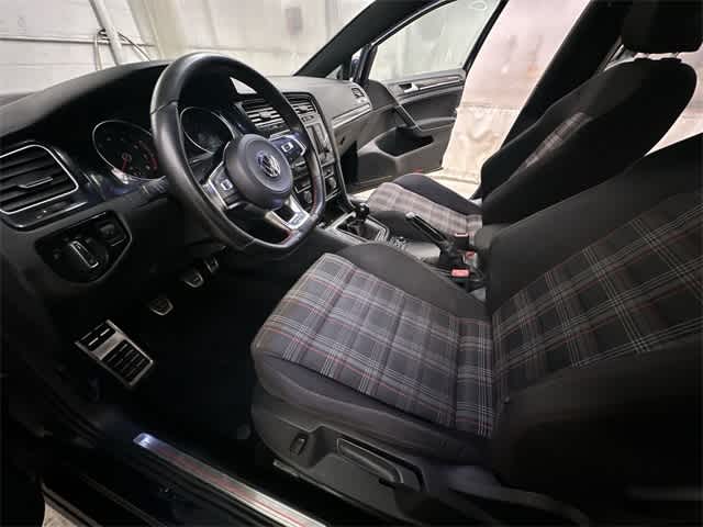 Thumbnail: 2017 Volkswagen Golf - 13