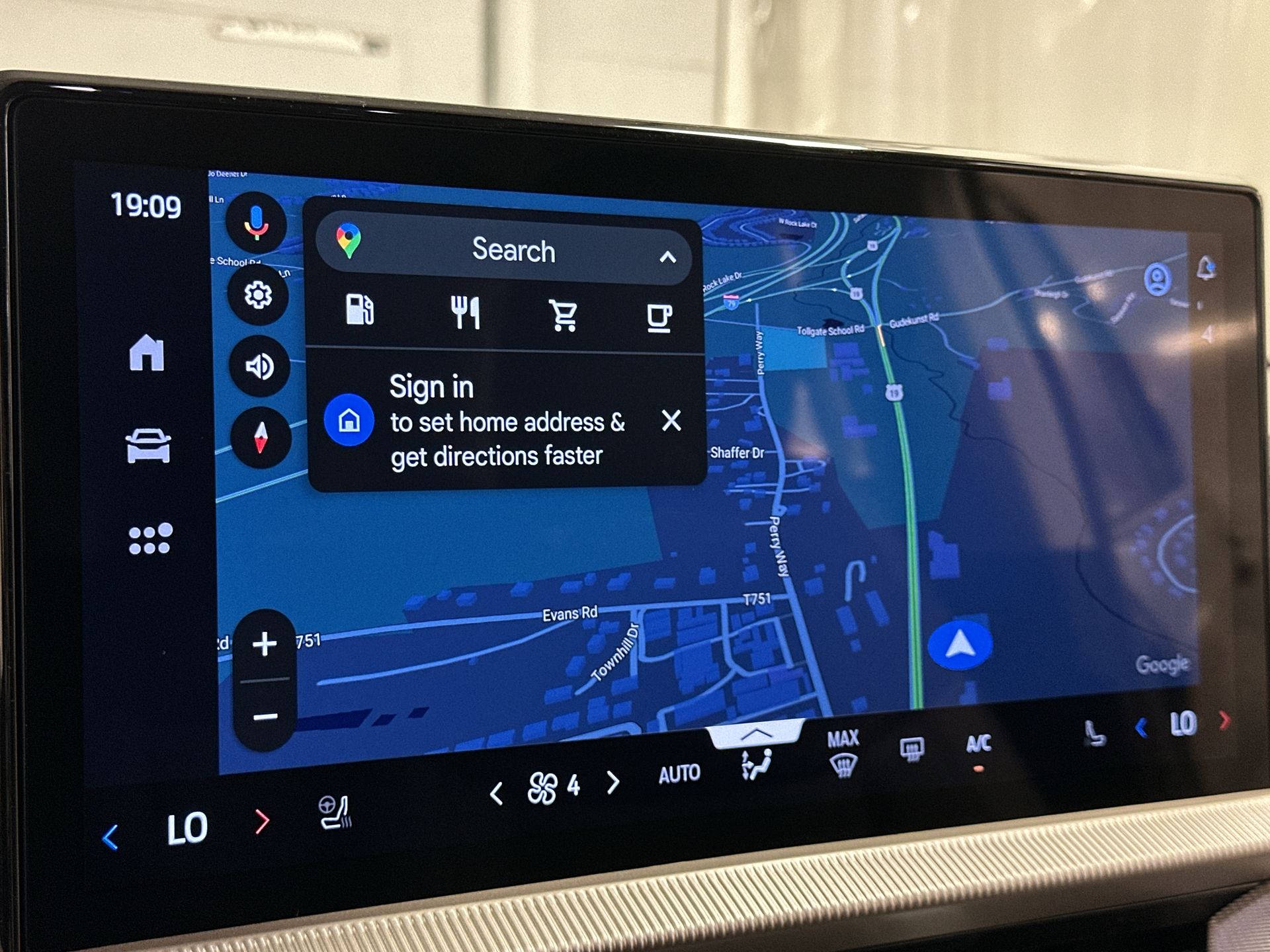 Thumbnail: 2025 Ford Explorer - 12