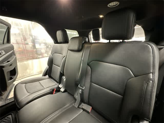 Thumbnail: 2016 Ford Explorer - 18