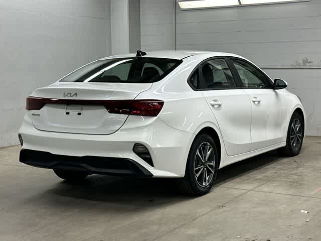 Thumbnail: 2022 Kia Forte - 29