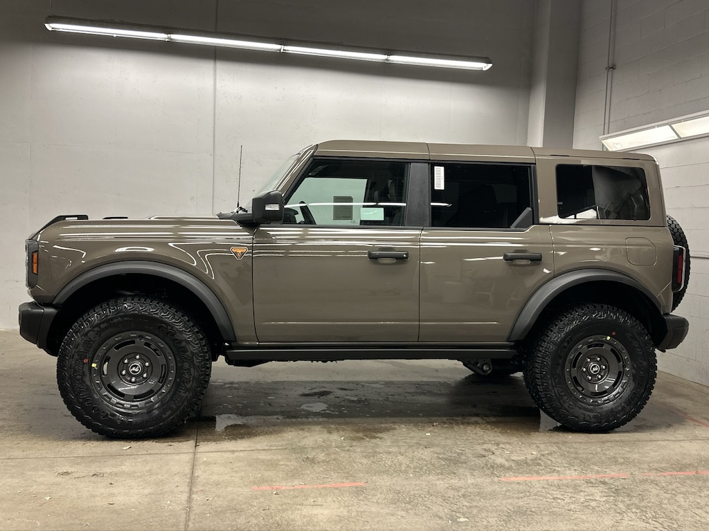 New 2025 Ford Bronco Badlands SUV