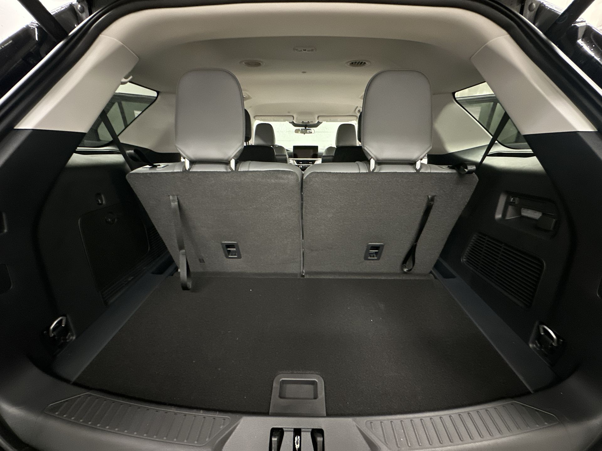 Thumbnail: 2026 Ford Explorer - 25