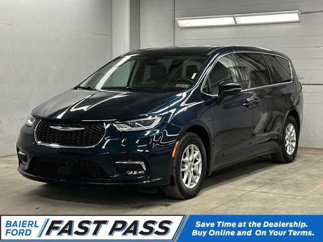 Thumbnail: 2023 Chrysler Pacifica - 1