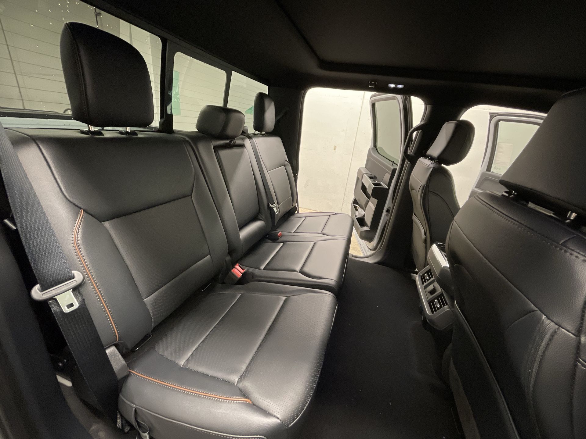 2025 Ford F-150 Lariat 24