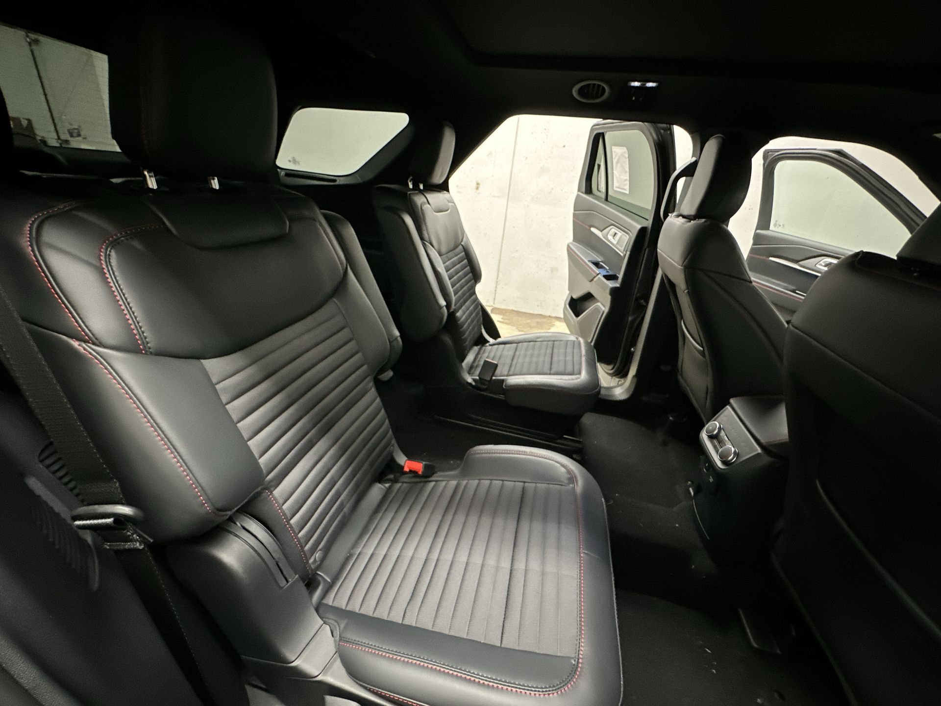 Thumbnail: 2026 Ford Explorer - 24
