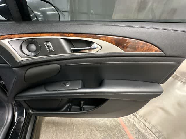 Thumbnail: 2020 Lincoln MKZ - 25