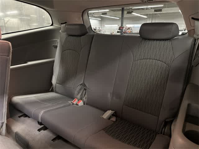 Thumbnail: 2014 Chevrolet Traverse - 32