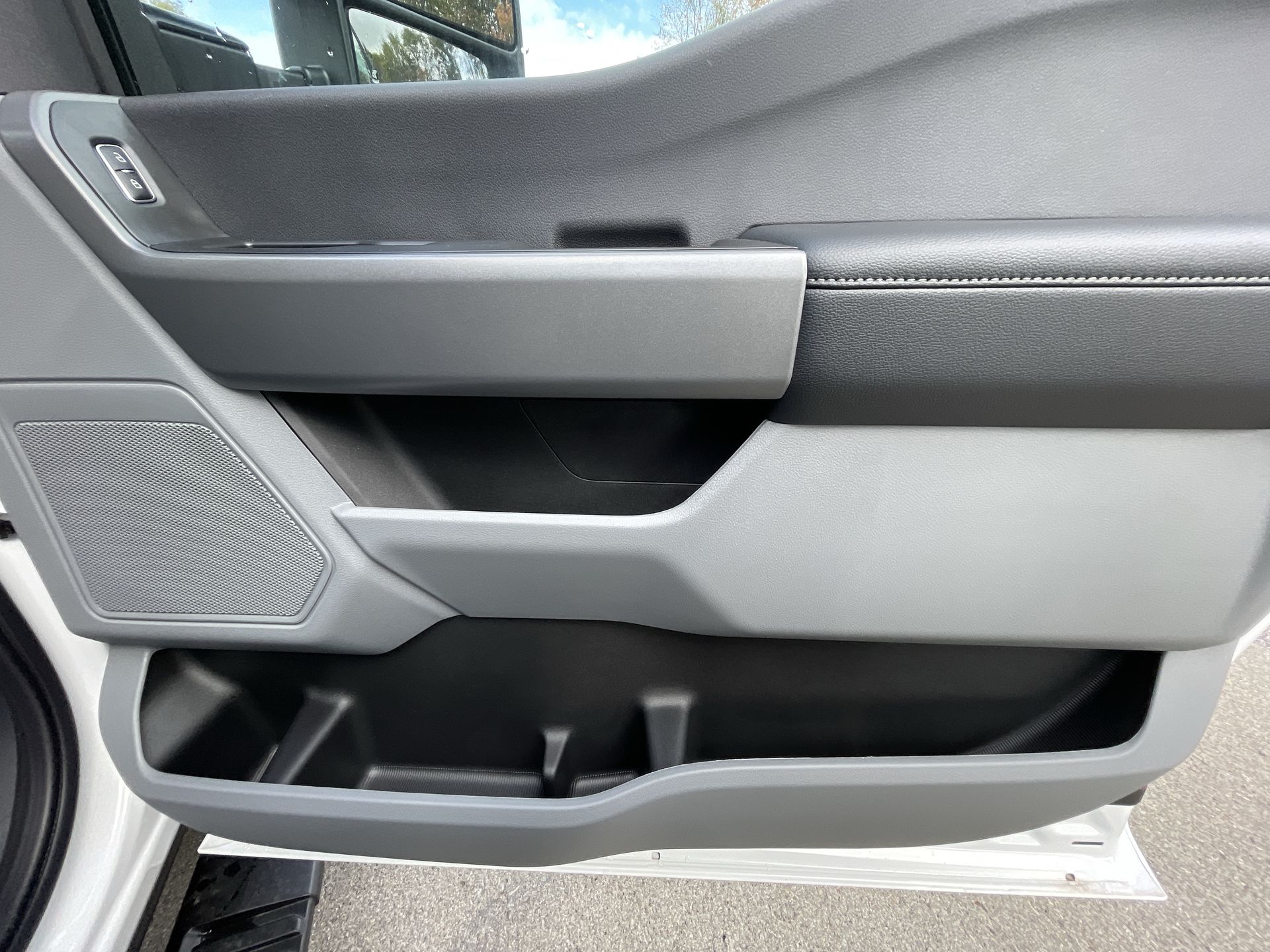 Thumbnail: 2024 Ford Econoline - 20