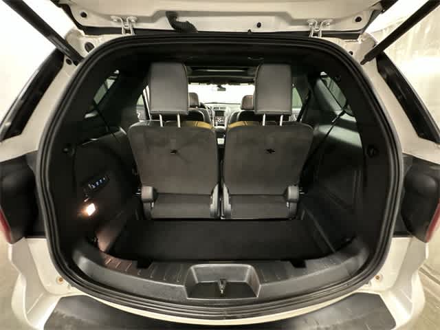 Thumbnail: 2017 Ford Explorer - 26