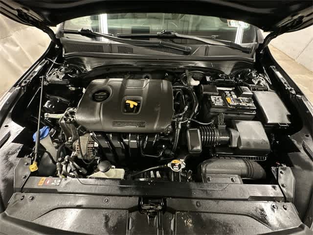 Thumbnail: 2022 Kia Forte - 23