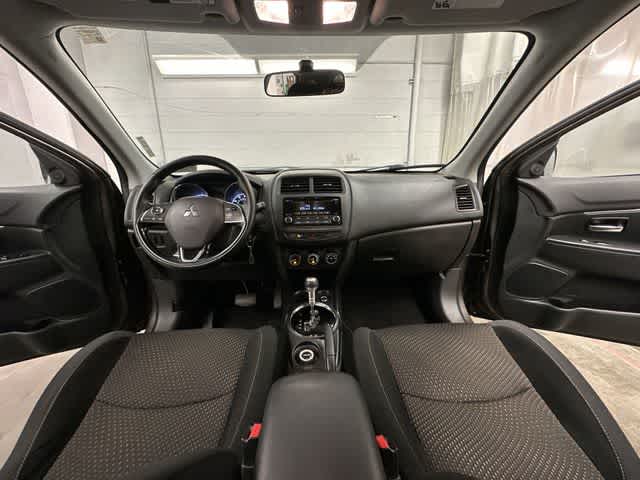 Thumbnail: 2016 Mitsubishi Outlander Sport - 16