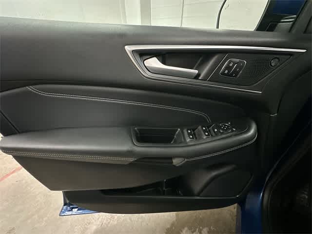 2024 Ford Edge Titanium 17