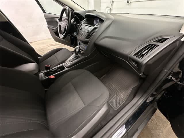 Thumbnail: 2016 Ford Focus - 18