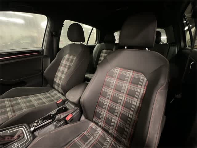 Thumbnail: 2016 Volkswagen Golf - 13