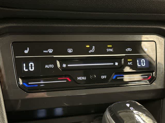 Thumbnail: 2023 Volkswagen Tiguan - 15