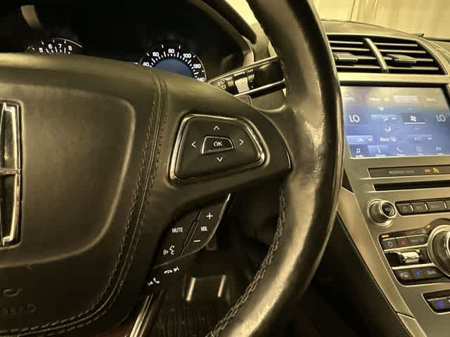 Thumbnail: 2020 Lincoln MKZ - 10
