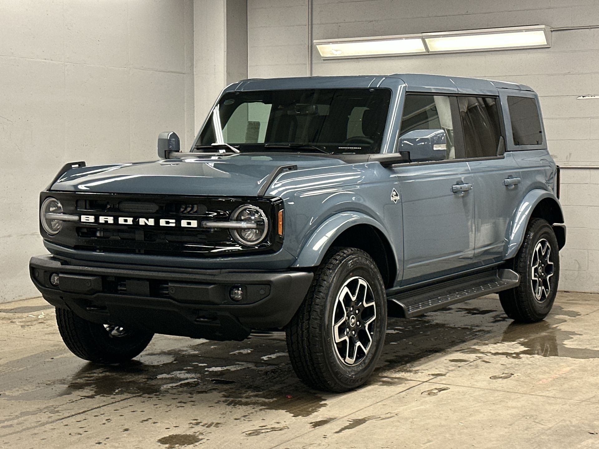 Thumbnail: 2025 Ford Bronco - 1