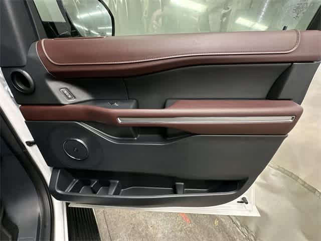 Thumbnail: 2022 Ford Expedition - 26