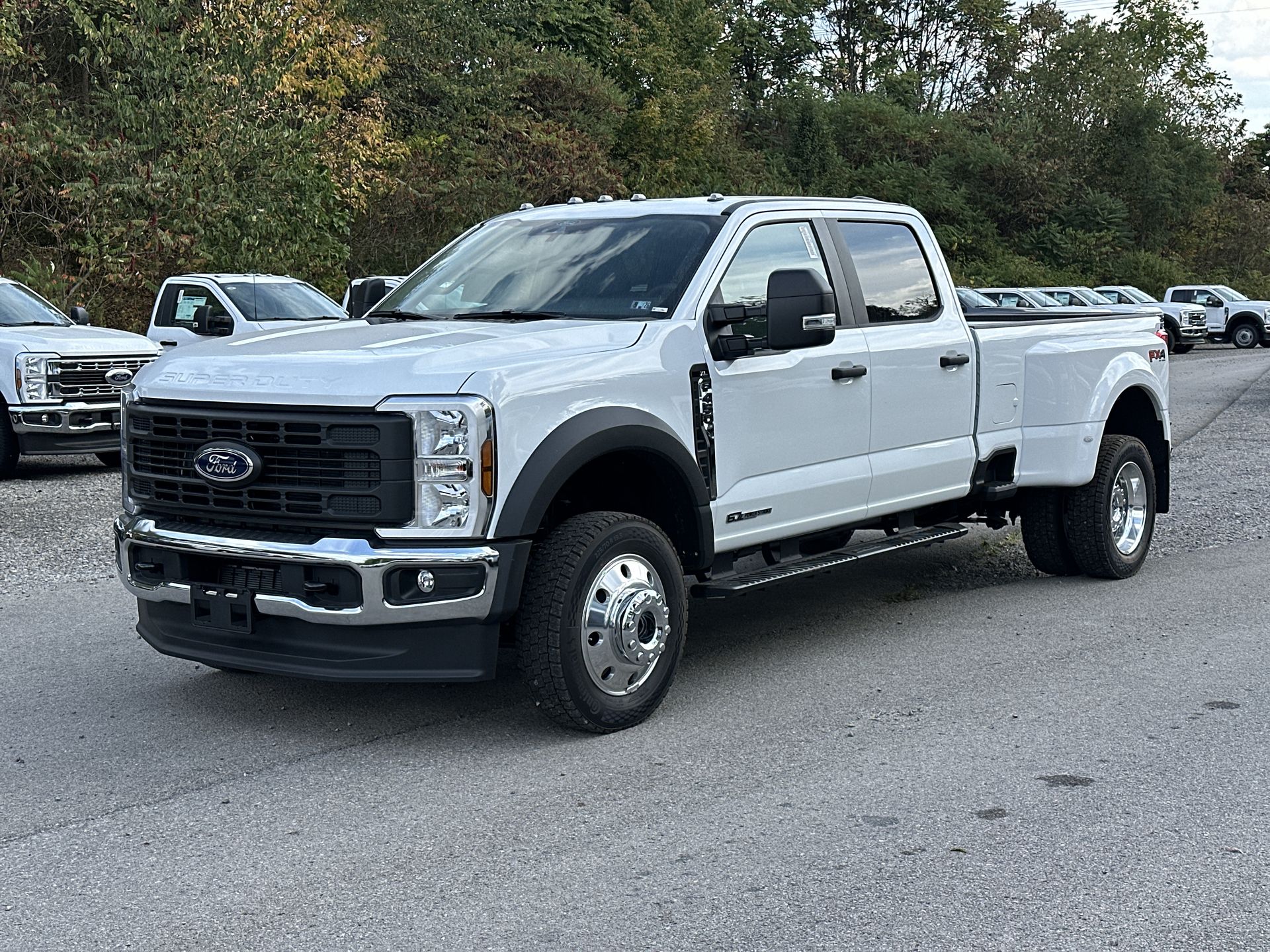 2025 Ford F-450 Super Duty XL's photo